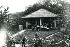 Rocklands-school-on-the-East-Hill.-The-site-is-now-a-caravan-park.-1925.